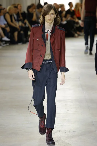 Look 14
